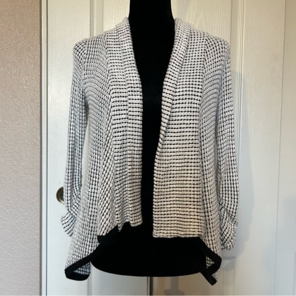 Antropologie‎ Mauve Winter White and Black Open Front Cardigan Size Medium